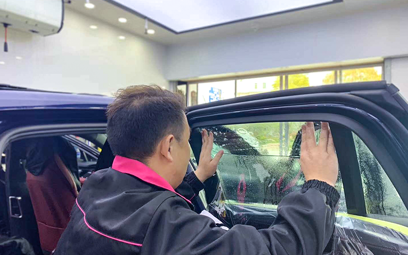 汽车贴膜，前档+侧后档怎么选透光率？