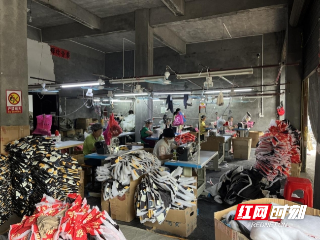 沅陵筲箕湾镇：“帮扶车间”叩开群众增收门