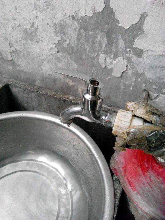 水龙头滴水?别花钱请人修!加个小垫子,自己在家就能搞定!简单 水龙头滴水?别花钱请人修!加个小垫子,自己在家就能搞定!简单