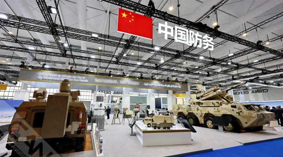 左标歼31,右标FC31,利雅得展出的中国五代机出现了两个称号 左标歼31,右标FC31,利雅得展出的中国五代机出现了两个称号