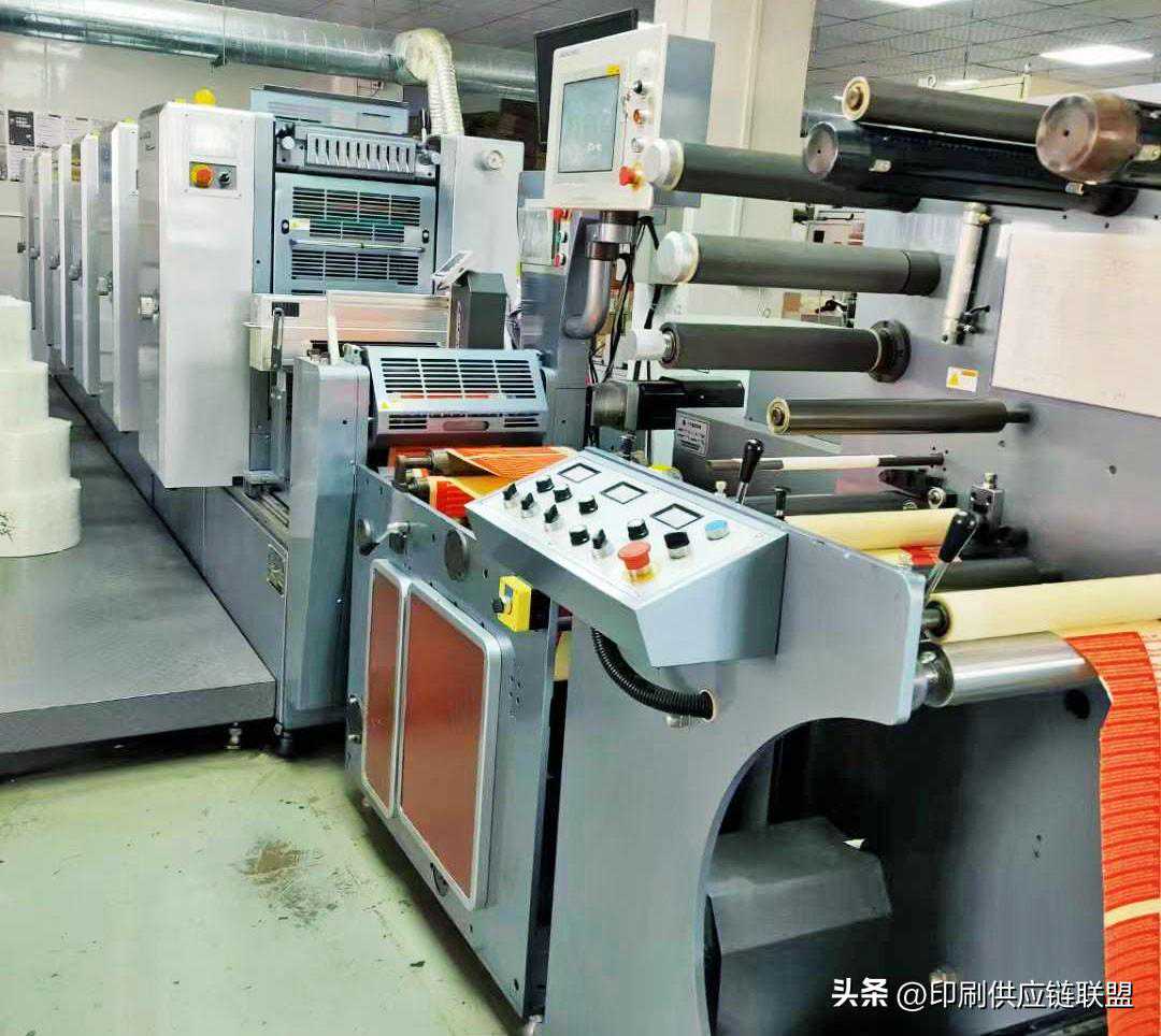 PS版商标机：转让2021年炜冈ZX-320型六色UV间歇式不干胶卷印刷机