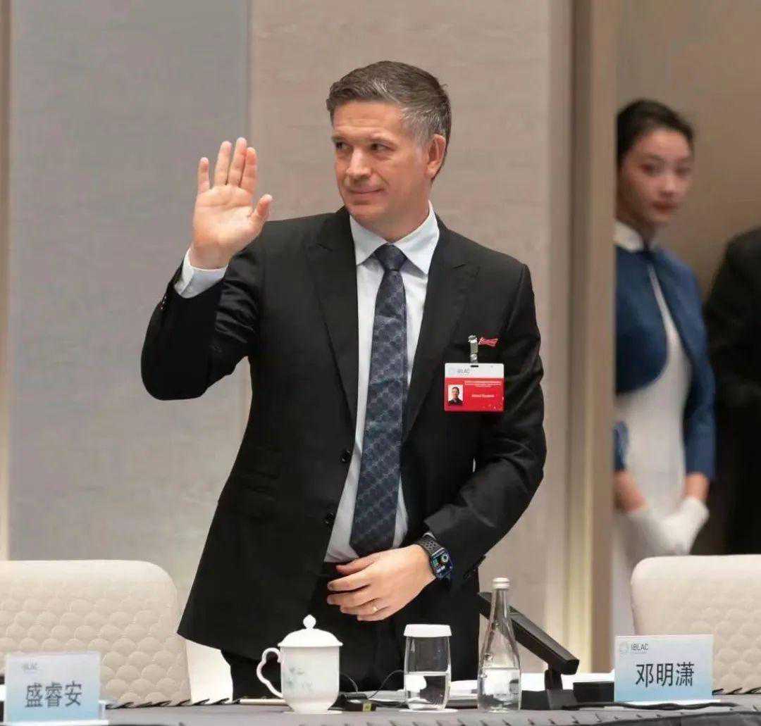 百威集团邓明潇为上海献言:打造标志性IP,擦亮上海城市名片 百威集团邓明潇为上海献言:打造标志性IP,擦亮上海城市名片