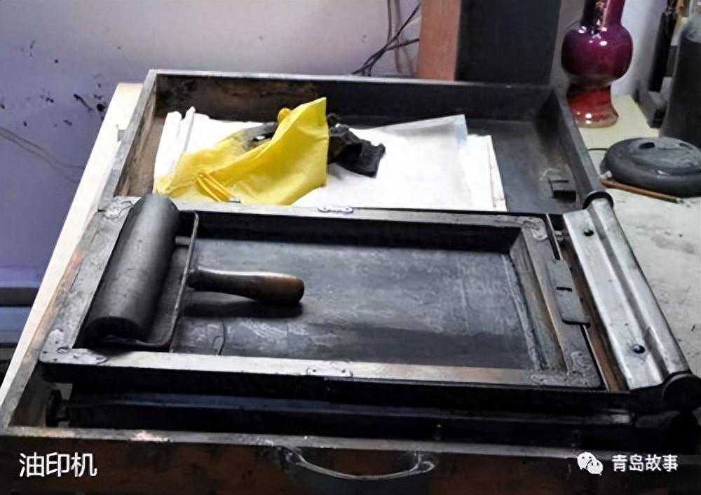 回忆那个年代：刻蜡板，印卷子