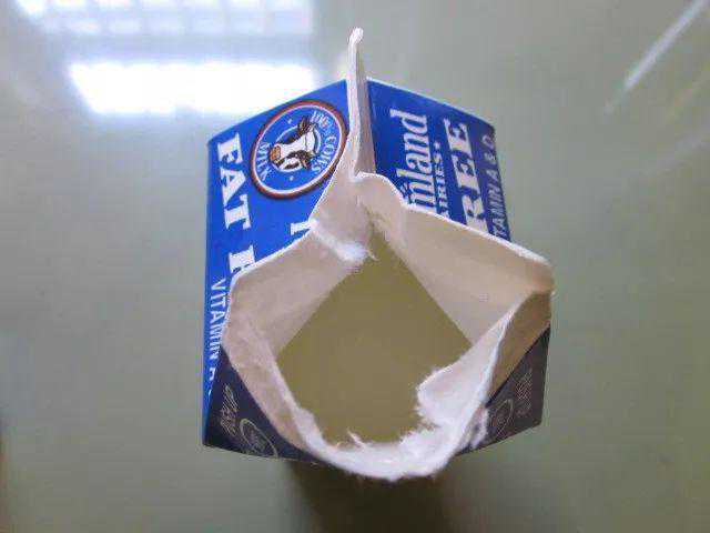 牛奶、果冻、豆腐盒，这些包装就不能做得好撕一些吗？