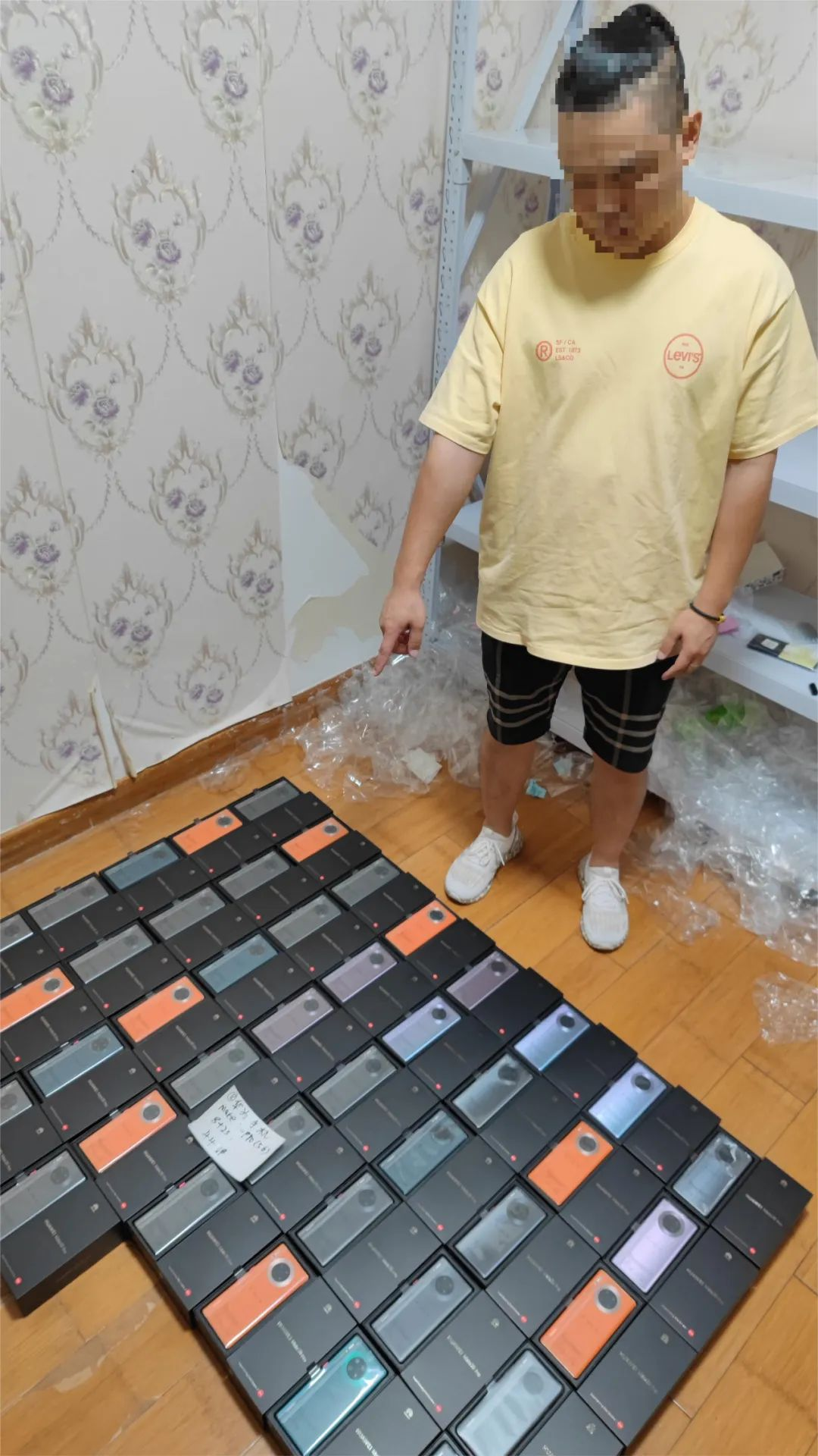 可恶!把低价购买的二手品牌手机，翻新后打着“官修机”“库存机”的名义在淘宝上售卖，涉案千万