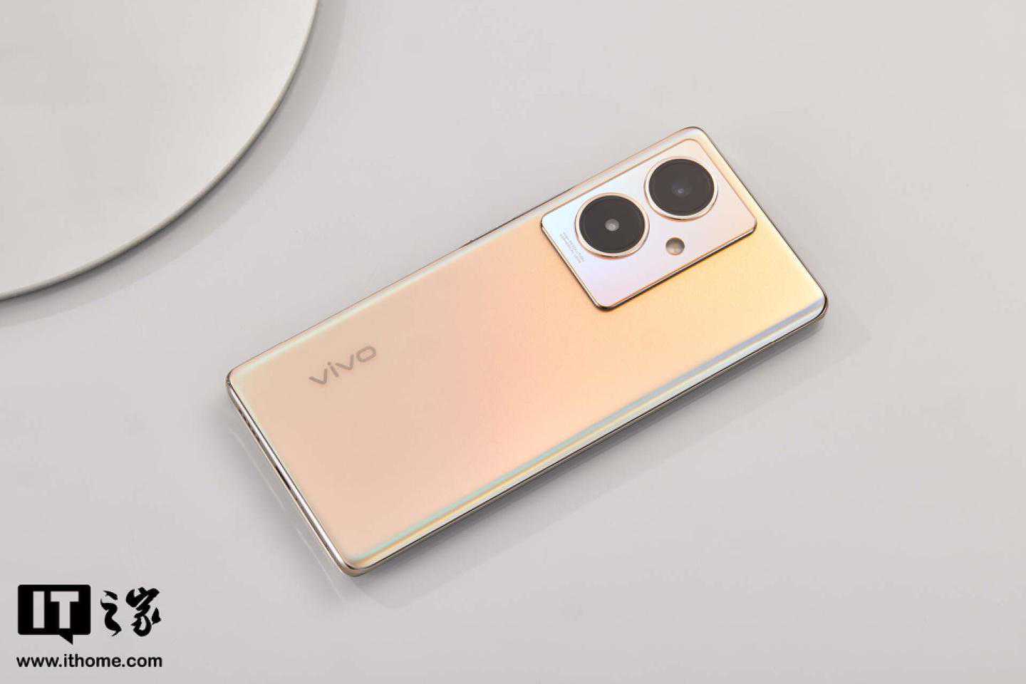 vivo Y78 + 评测：Y 系列首款曲面屏，千元机普及光学防抖