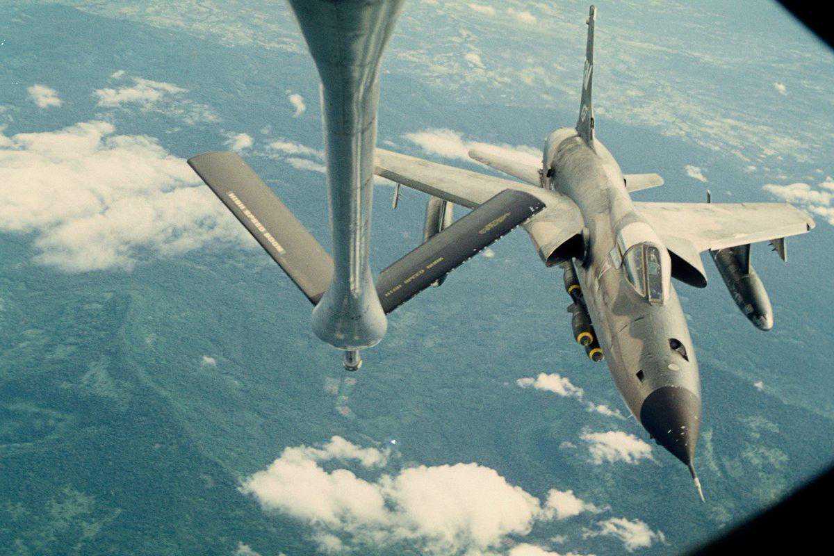 越战苦劳力，炸弹搬运工|F-105“雷公”战斗轰炸机