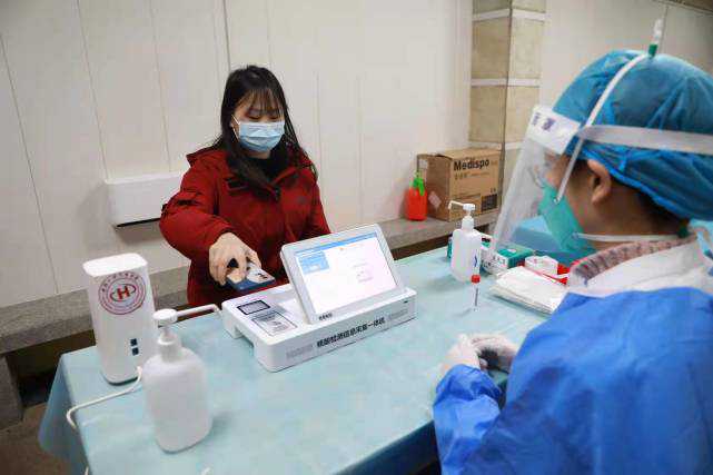 果蔬保鲜膜包装机 by lovegrape